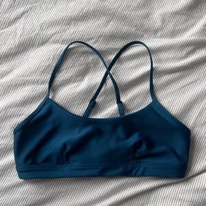 ALO Yoga Airlift Intrigue Racerback Sports Bra | Medium | Eclipse Blue